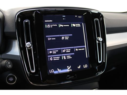 Volvo  XC40 T4 211PK Plus Dark Black Pack | Voorruit verwarming | Trekhaak | PDC + 360 Camera | Adaptive Crui... ActivLease financial lease