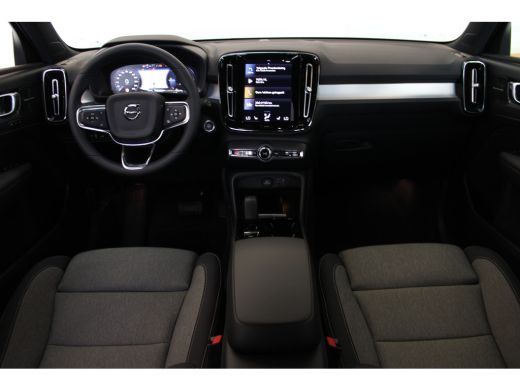 Volvo  XC40 T4 211PK Plus Dark Black Pack | Voorruit verwarming | Trekhaak | PDC + 360 Camera | Adaptive Crui... ActivLease financial lease