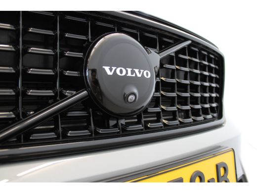 Volvo  XC40 T4 211PK Plus Dark Black Pack | Voorruit verwarming | Trekhaak | PDC + 360 Camera | Adaptive Crui... ActivLease financial lease