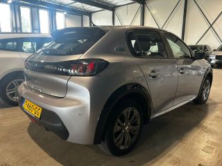 Peugeot e-208 EV Active Pack 50 kWh | Cruise | Clima | Apple Carplay/Android Auto | 3-Fase | | Achterspoiler | ...