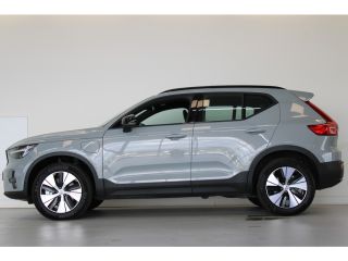 Volvo  XC40 T4 211PK Plus Dark Black Pack | Voorruit verwarming | Trekhaak | PDC + 360 Camera | Adaptive Crui...