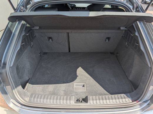 Audi A3 Sportback 30 TFSI S edition | Carplay | Navi | Climate | Keyless | Matrix LED | Dealeronderhouden ActivLease financial lease