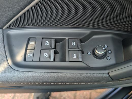 Audi A3 Sportback 30 TFSI S edition | Carplay | Navi | Climate | Keyless | Matrix LED | Dealeronderhouden ActivLease financial lease