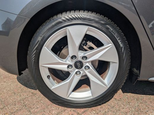 Audi A3 Sportback 30 TFSI S edition | Carplay | Navi | Climate | Keyless | Matrix LED | Dealeronderhouden ActivLease financial lease