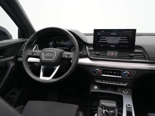 Audi Q5 50 TFSI e 299 pk S-Line edition Panorama Alcantara Stoelverwarming Acc 69 ActivLease financial lease
