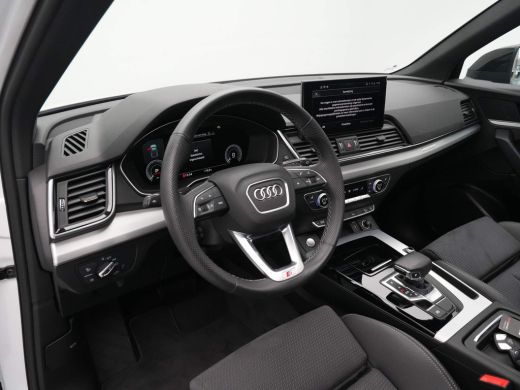 Audi Q5 50 TFSI e 299 pk S-Line edition Panorama Alcantara Stoelverwarming Acc 69 ActivLease financial lease