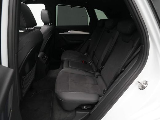Audi Q5 50 TFSI e 299 pk S-Line edition Panorama Alcantara Stoelverwarming Acc 69 ActivLease financial lease