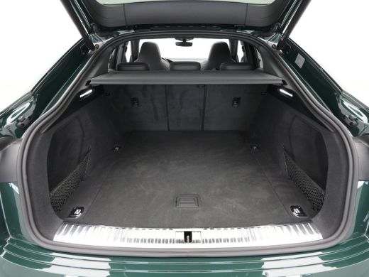 Audi Q8 Sportback e-tron 55 quattro 408pk S-Line Edition 115 kWh Panorama Trekhaak 360 camera Bang & Olufsen Luchtvering C... ActivLease financial lease