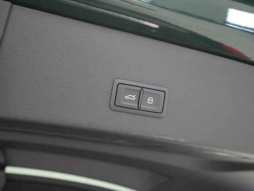 Audi Q8 Sportback e-tron 55 quattro 408pk S-Line Edition 115 kWh Panorama Trekhaak 360 camera Bang & Olufsen Luchtvering C... ActivLease financial lease