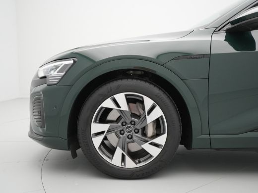 Audi Q8 Sportback e-tron 55 quattro 408pk S-Line Edition 115 kWh Panorama Trekhaak 360 camera Bang & Olufsen Luchtvering C... ActivLease financial lease
