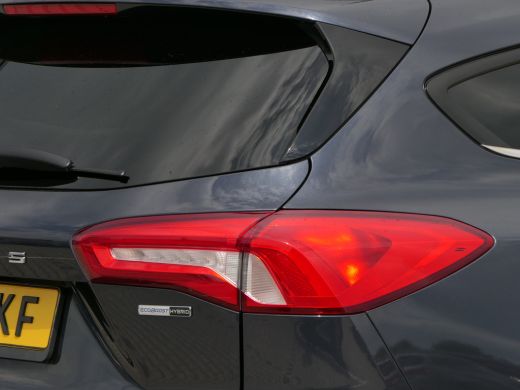 Ford Focus 1.0 EcoBoost Hybrid Titanium X | Winterpack | Camera | Elektrische Achterklep | 17 Inch | Keyless ActivLease financial lease