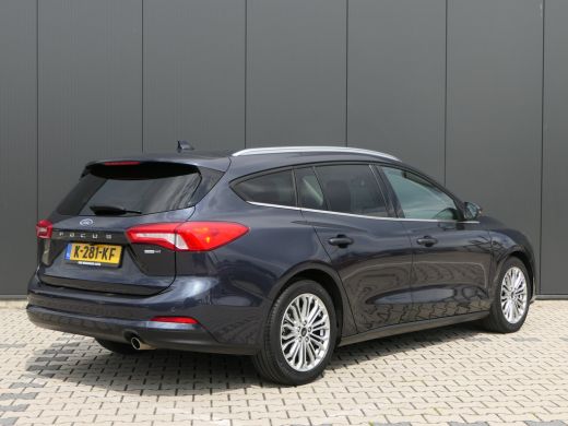 Ford Focus 1.0 EcoBoost Hybrid Titanium X | Winterpack | Camera | Elektrische Achterklep | 17 Inch | Keyless ActivLease financial lease