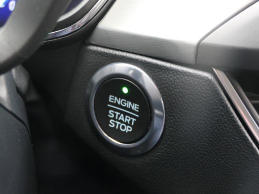 Ford Focus 1.0 EcoBoost Hybrid Titanium X | Winterpack | Camera | Elektrische Achterklep | 17 Inch | Keyless ActivLease financial lease