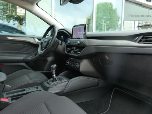 Ford Focus 1.0 EcoBoost Hybrid Titanium X | Winterpack | Camera | Elektrische Achterklep | 17 Inch | Keyless ActivLease financial lease