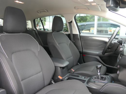 Ford Focus 1.0 EcoBoost Hybrid Titanium X | Winterpack | Camera | Elektrische Achterklep | 17 Inch | Keyless ActivLease financial lease