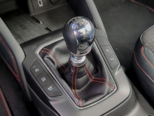 Ford Focus Wagon 1.0 Hybrid ST Line X | Panoramadak | Winter Pack | Adap. Cruise | Apple Carplay ActivLease financial lease