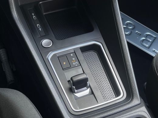 Ford Tourneo Connect 100km Elektrisch Rijbereik | Camera | 1400kg Trekgewicht | 17 inch licht metaal | 7-persoons uitv... ActivLease financial lease