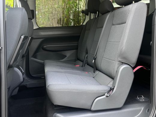 Ford Tourneo Connect 100km Elektrisch Rijbereik | Camera | 1400kg Trekgewicht | 17 inch licht metaal | 7-persoons uitv... ActivLease financial lease