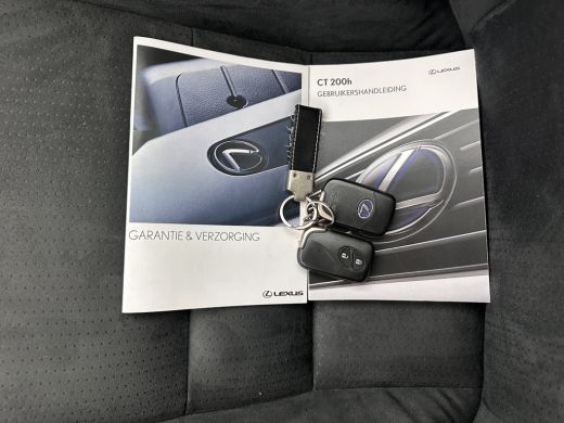 Lexus CT 200h Edition 30 Aut. *FULL-LED | NAVI-FULLMAP | COMFORT-SEATS | CAMERA | KEYLESS | ECC | PDC | CR... ActivLease financial lease