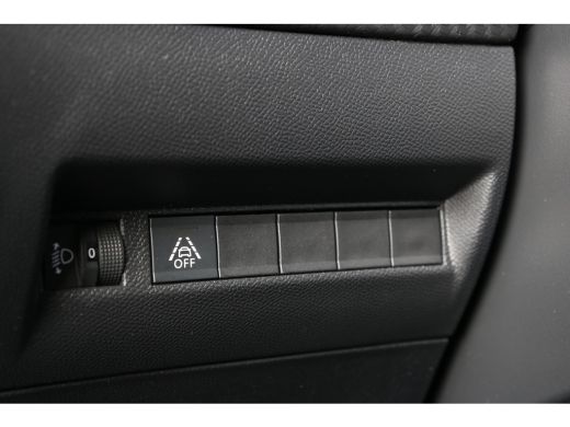 Peugeot 2008 1.2 PureTech 130PK Allure | Navi | Clima | Cruise | Camera | Parkeersensoren | 17" Lichtmetaal | ... ActivLease financial lease