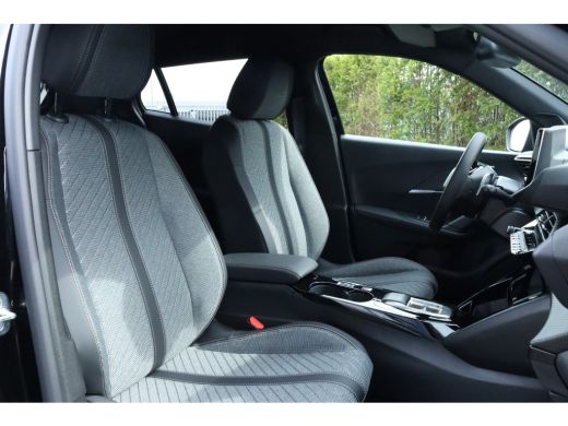 Peugeot 2008 Allure, (2023-F0) | Vision & Drive Assist plus Pack | Navigation & Access Pack | ActivLease financial lease