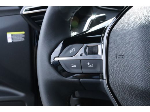 Peugeot 2008 Allure, (2023-F0) | Vision & Drive Assist plus Pack | Navigation & Access Pack | ActivLease financial lease