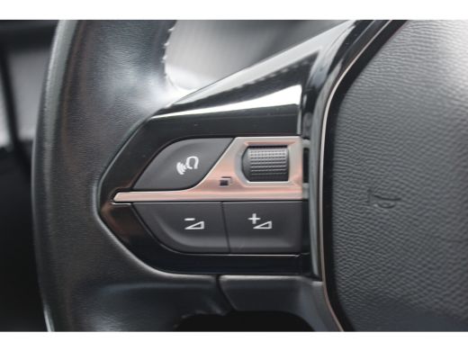 Peugeot 208 1.2 PURETECH 100PK ALLURE PACK / NAVI / LEDER / CLIMA / FULL-LED / CAMERA / 16" LMV / KEYLESS / A... ActivLease financial lease