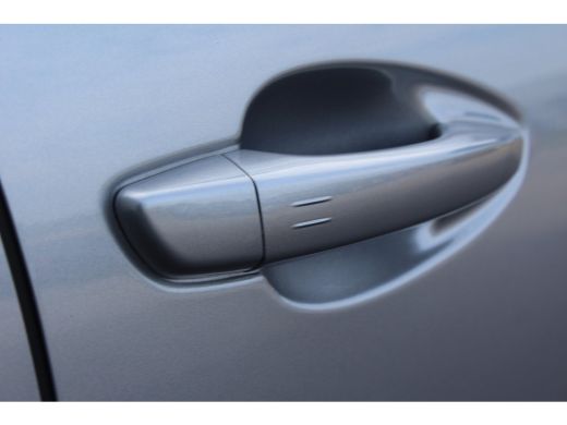 Peugeot 3008 1.2 PURETECH 130PK ALLURE / NAVI / LEDER / CLIMA / LED / PDC / 19" LMV / KEYLESS / CAMERA / AFN. ... ActivLease financial lease