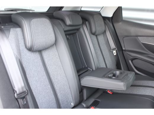 Peugeot 3008 1.2 PURETECH 130PK ALLURE / NAVI / LEDER / CLIMA / LED / PDC / 19" LMV / KEYLESS / CAMERA / AFN. ... ActivLease financial lease