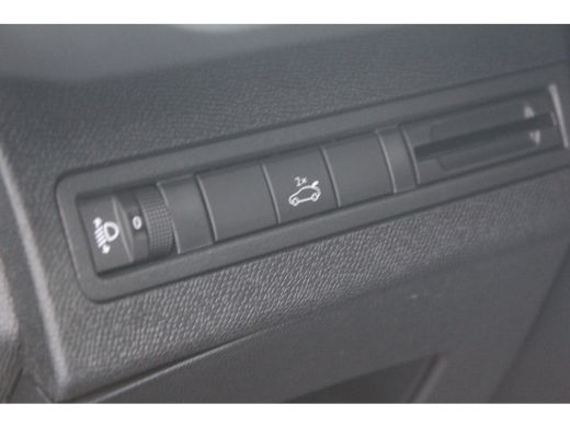 Peugeot 3008 1.2 PURETECH 130PK ALLURE / NAVI / LEDER / CLIMA / LED / PDC / 19" LMV / KEYLESS / CAMERA / AFN. ... ActivLease financial lease