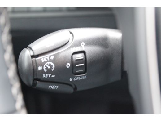 Peugeot 3008 1.2 PURETECH 130PK ALLURE / NAVI / LEDER / CLIMA / LED / PDC / 19" LMV / KEYLESS / CAMERA / AFN. ... ActivLease financial lease