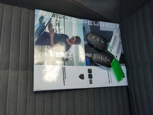 Peugeot e-2008 EV Active Pack 50 kWh | Climate | Cruise | Camera | Apple Carplay/Android Auto | | Achterspoiler ... ActivLease financial lease
