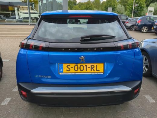 Peugeot e-2008 EV Active Pack 50 kWh | Climate | Cruise | Camera | Apple Carplay/Android Auto | | Achterspoiler ... ActivLease financial lease