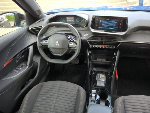Peugeot e-2008 EV Active Pack 50 kWh | Climate | Cruise | Camera | Apple Carplay/Android Auto | | Achterspoiler ... ActivLease financial lease