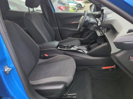 Peugeot e-2008 EV Active Pack 50 kWh | Climate | Cruise | Camera | Apple Carplay/Android Auto | | Achterspoiler ... ActivLease financial lease
