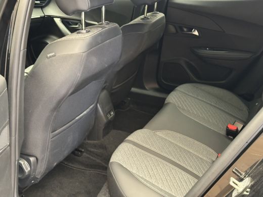 Peugeot e-2008 EV Allure 54 kWh | Navigatie | Camera | Apple Carplay/Android Auto | | Achterspoiler | Bandenspan... ActivLease financial lease