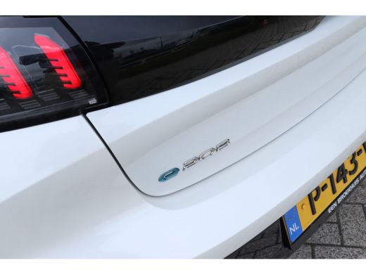 Peugeot e-208 EV Allure 50 kWh | Cruise Control | PDC | Carplay | LMV | LED ActivLease financial lease