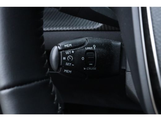 Peugeot e-208 EV Allure 50 kWh | Cruise Control | PDC | Carplay | LMV | LED ActivLease financial lease