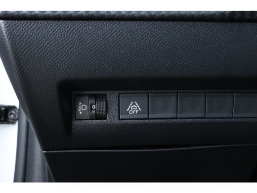 Peugeot e-208 EV Allure 50 kWh | Cruise Control | PDC | Carplay | LMV | LED ActivLease financial lease
