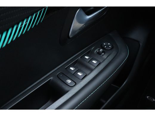 Peugeot e-208 EV Allure 50 kWh | Cruise Control | PDC | Carplay | LMV | LED ActivLease financial lease
