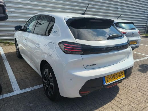 Peugeot e-208 EV Style 50 kWh | Navigatie | Stoelverwarming | Cruise | 3-Fase | Apple Carplay/Android Auto | | ... ActivLease financial lease