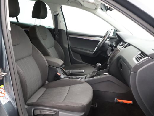 Skoda Octavia Combi 1.0 TSI DSG AUT. STYLE BUSINESS + DIGITALE COCKPIT | SFEERVERLICHTING | CARPLAY | CANTON | ... ActivLease financial lease