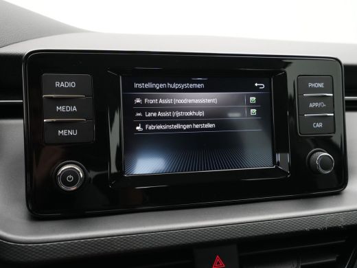 Skoda Scala 1.0 TSI 115pk Ambition Navi via App Lane assist Cruise Front Assist 284 ActivLease financial lease
