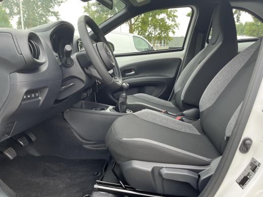 Toyota Aygo 1.0 VVT-i MT Play | All-in prijs | Apple/Android | Camera | Airco | ActivLease financial lease