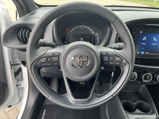 Toyota Aygo 1.0 VVT-i MT Play | All-in prijs | Apple/Android | Camera | Airco | ActivLease financial lease