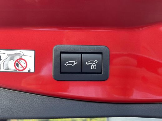 Toyota C-HR 1.8 Hybrid 140 First Edition Bi-tone ActivLease financial lease