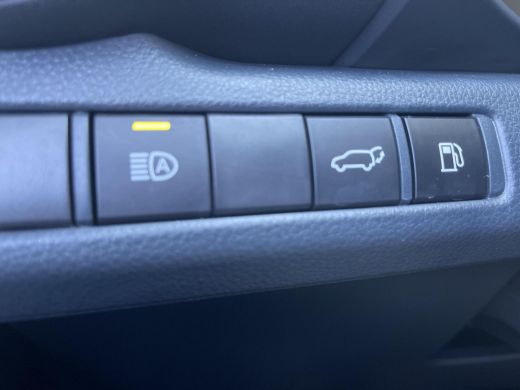 Toyota C-HR 1.8 Hybrid 140 First Edition Bi-tone ActivLease financial lease