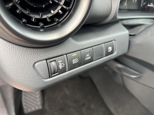 Toyota C-HR 2.0 Plug-in Hybrid 220 Dynamic ActivLease financial lease