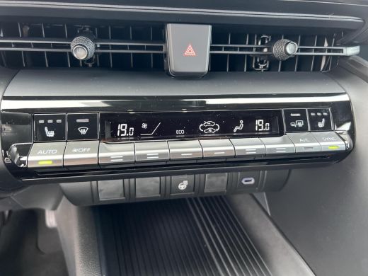 Toyota C-HR 2.0 Plug-in Hybrid 220 Dynamic ActivLease financial lease