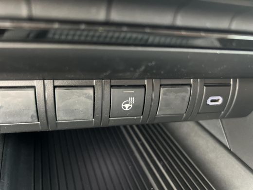 Toyota C-HR 2.0 Plug-in Hybrid 220 Dynamic ActivLease financial lease